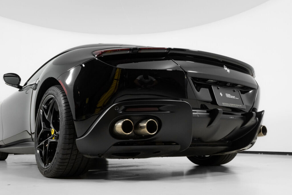 Used 2024 Ferrari Roma image 18