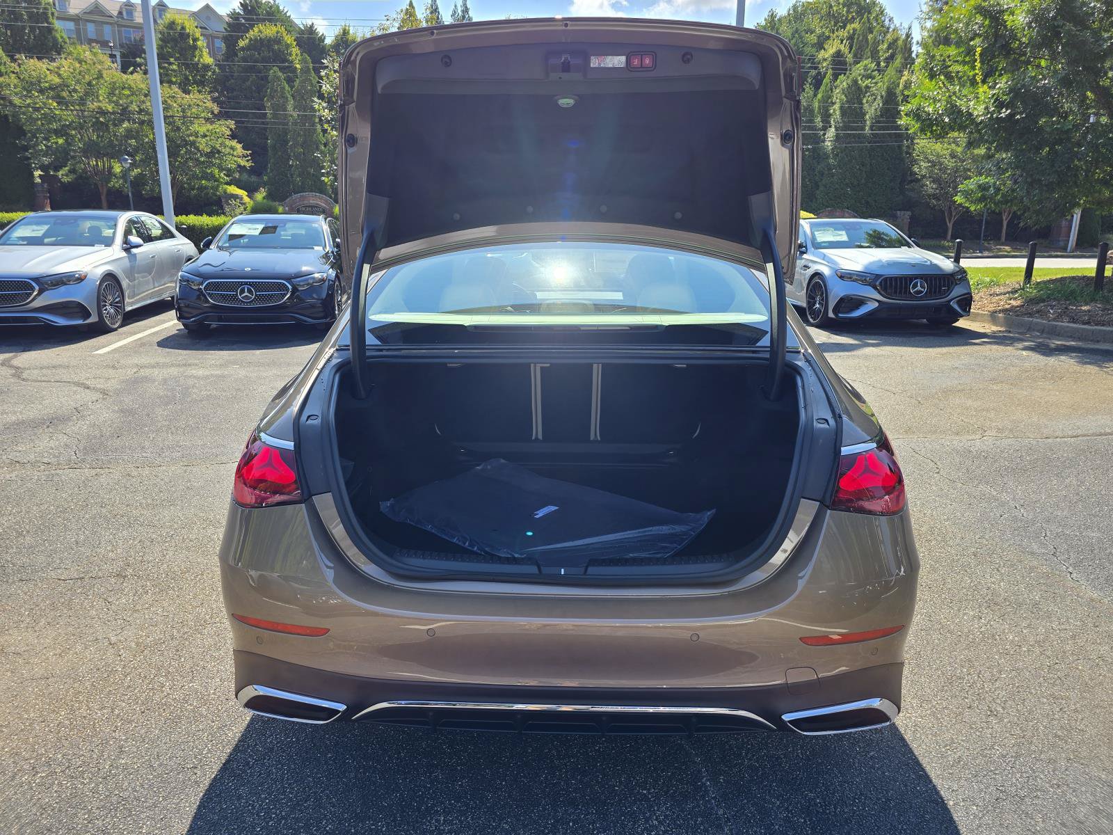 New 2027 Mercedes-Benz E 450 4MATIC Sedan image 8