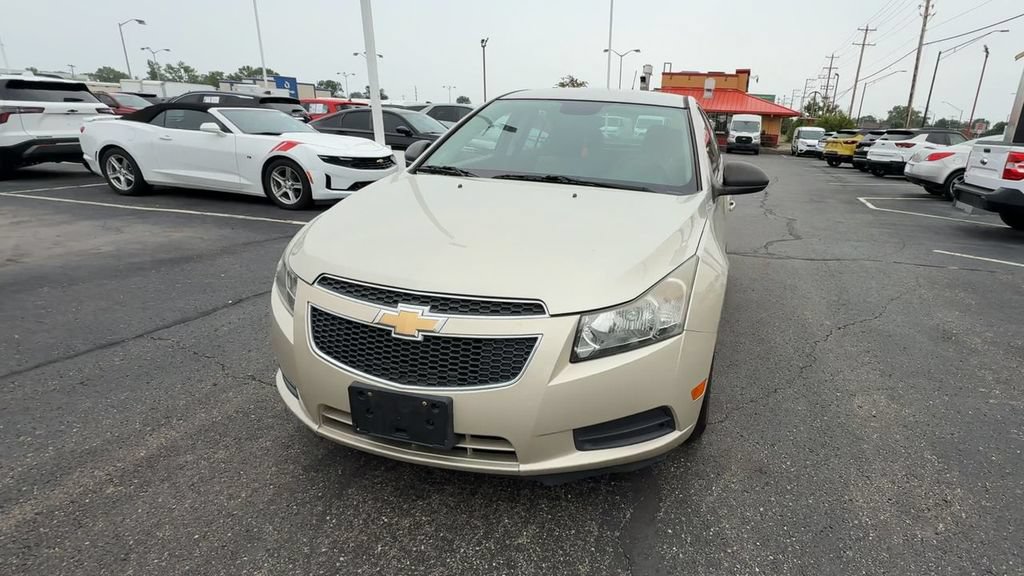 Used 2013 Chevrolet Cruze LS FWD image 3