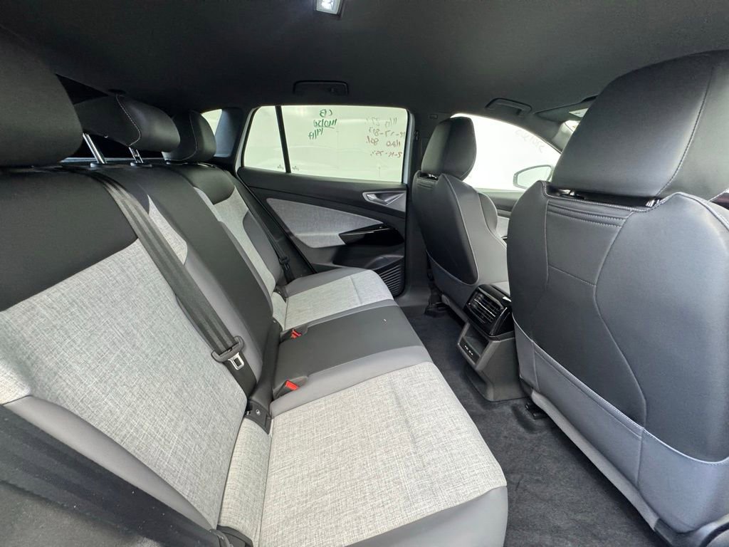 Used 2024 Volkswagen ID.4 Pro image 12