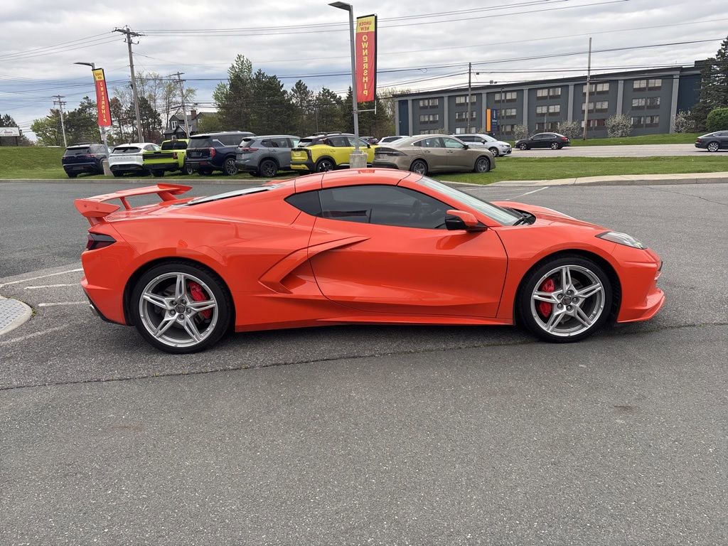 Used 2021 Chevrolet Corvette Stingray Preferred Cpe w/ Body-Colour Dual Roof Package RWD image 8