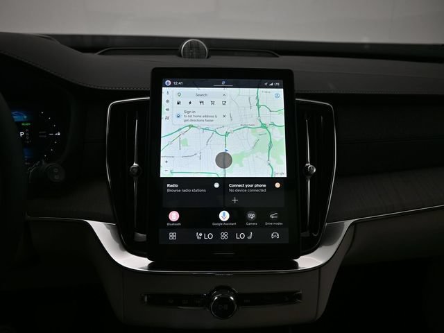 New 2026 Volvo XC90 T8 Ultra w/ Protection Package Premier AWD/4WD image 16