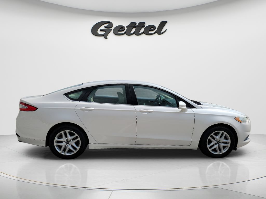 Used 2014 Ford Fusion SE FWD image 4