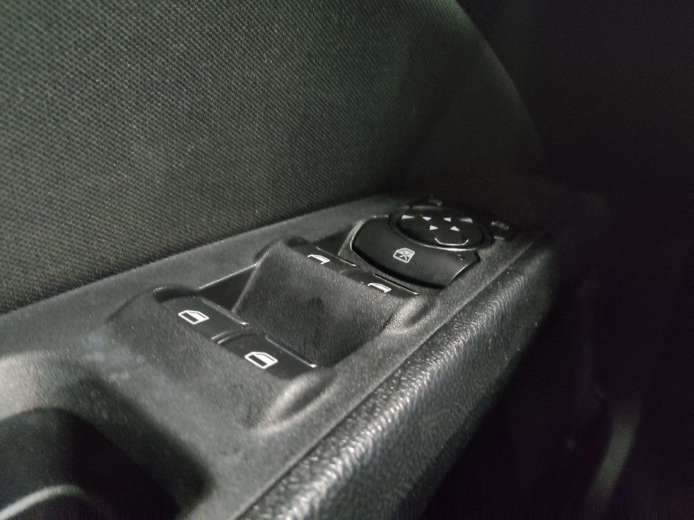 Used 2018 Ford Fusion SE w/ Fusion SE Technology Package FWD image 27