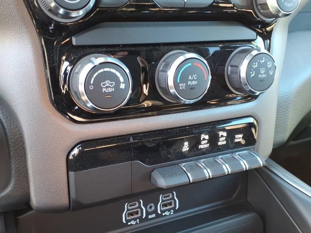 Used 2026 RAM 1500 Express AWD/4WD image 19