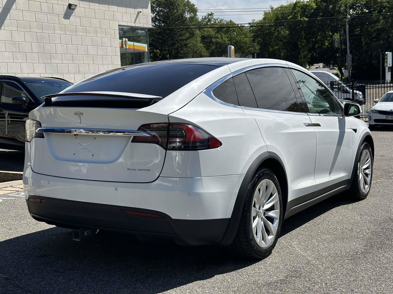 Used 2019 Tesla Model X Long Range AWD/4WD image 3
