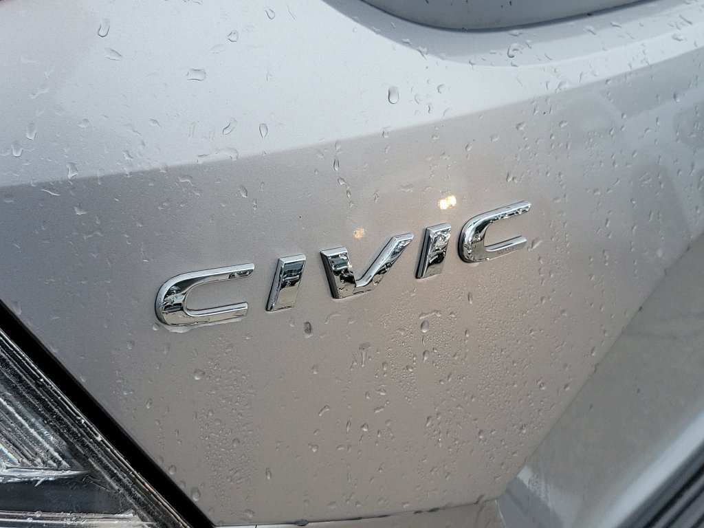 Used 2017 Honda Civic Sport image 6
