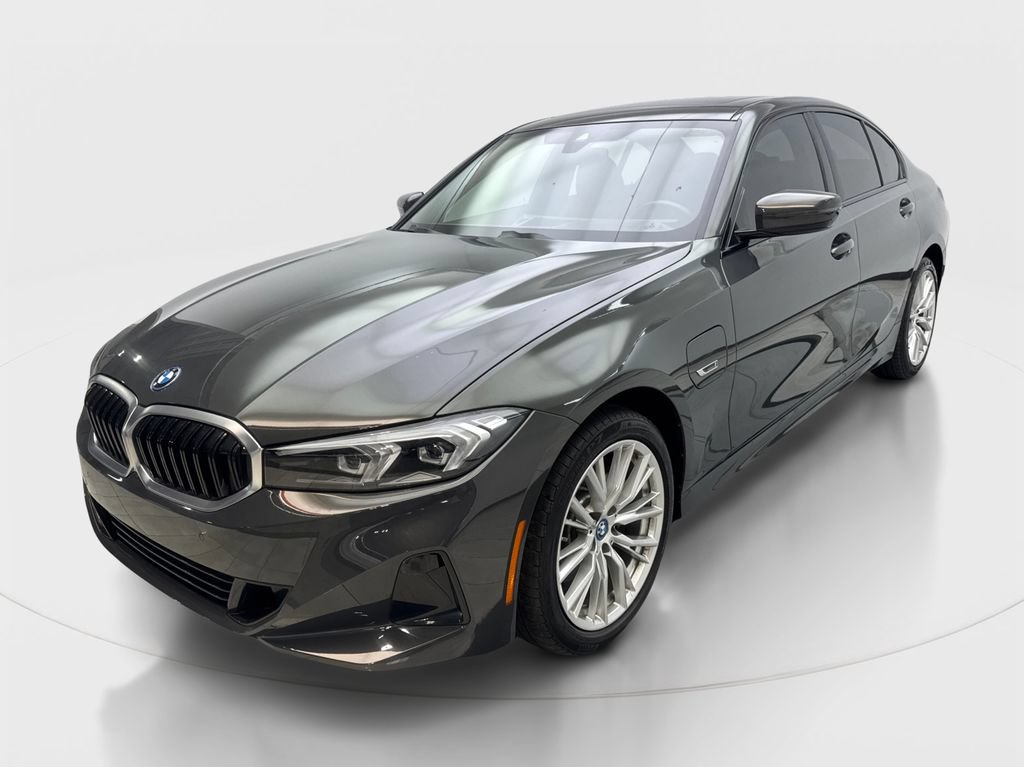 Used 2023 BMW 330e xDrive w/ Premium Package AWD/4WD image 2