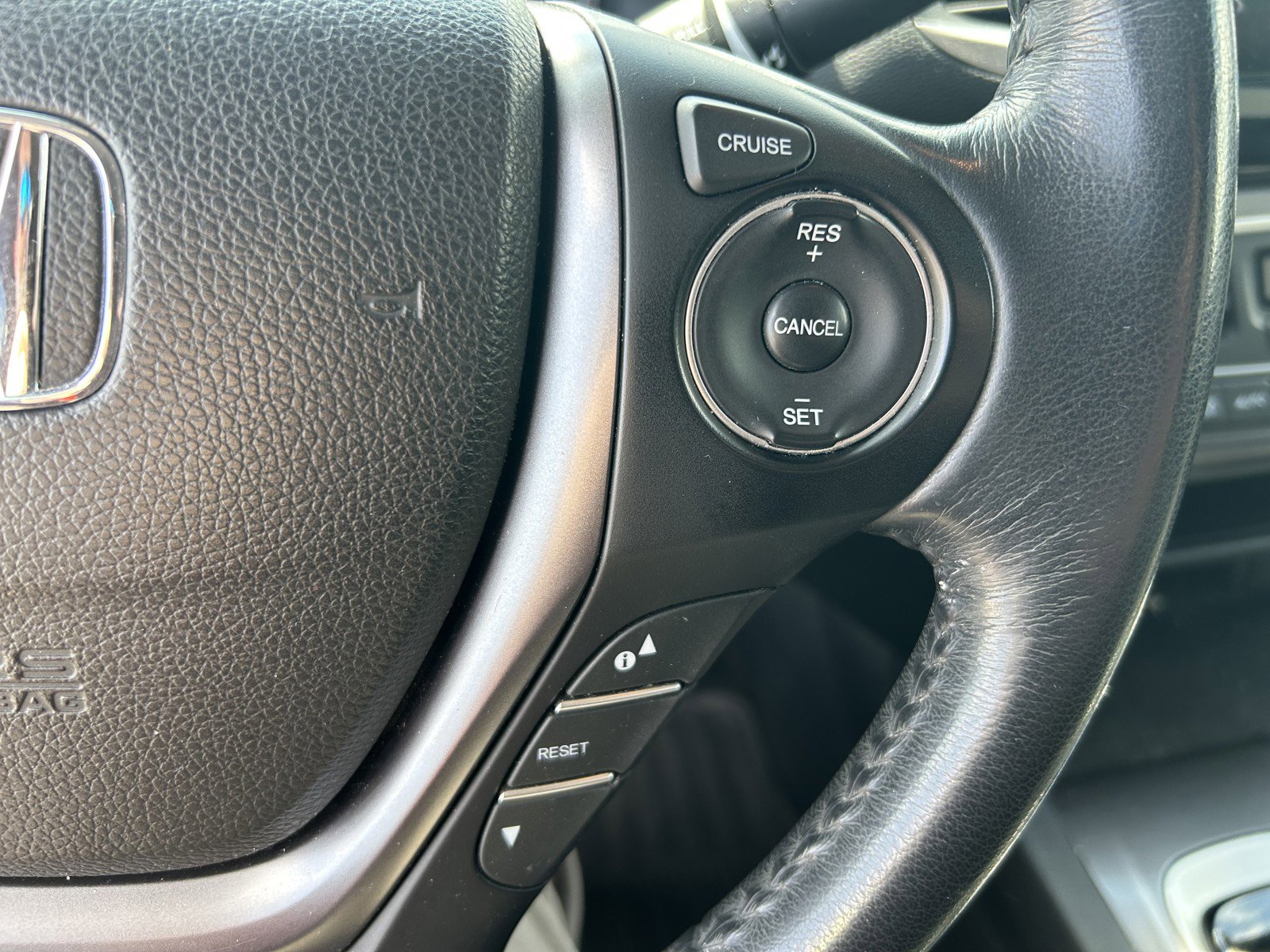 Used 2017 Honda Ridgeline RTL-T image 24