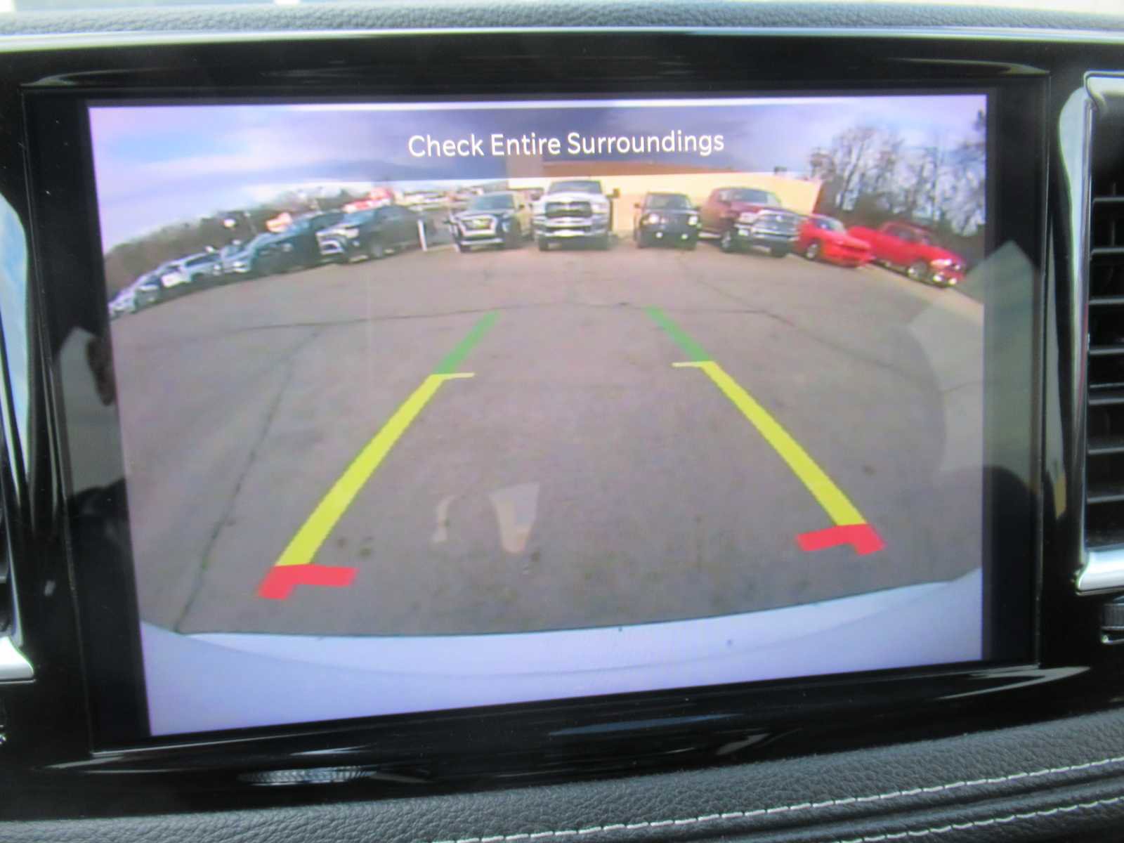 Used 2023 Chrysler Pacifica Limited image 32