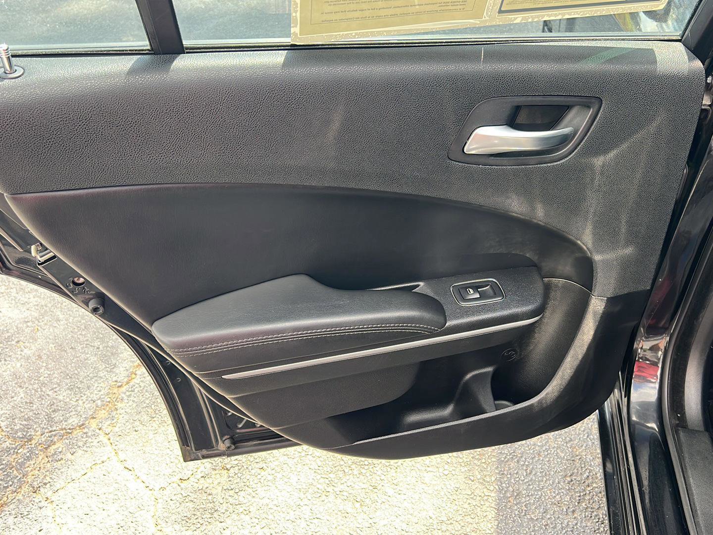 Used 2019 Dodge Charger SXT w/ Leather Interior Group image 18