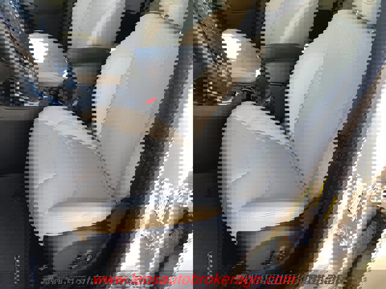 Used 2015 Jeep Cherokee Latitude w/ Comfort/Convenience Group image 11