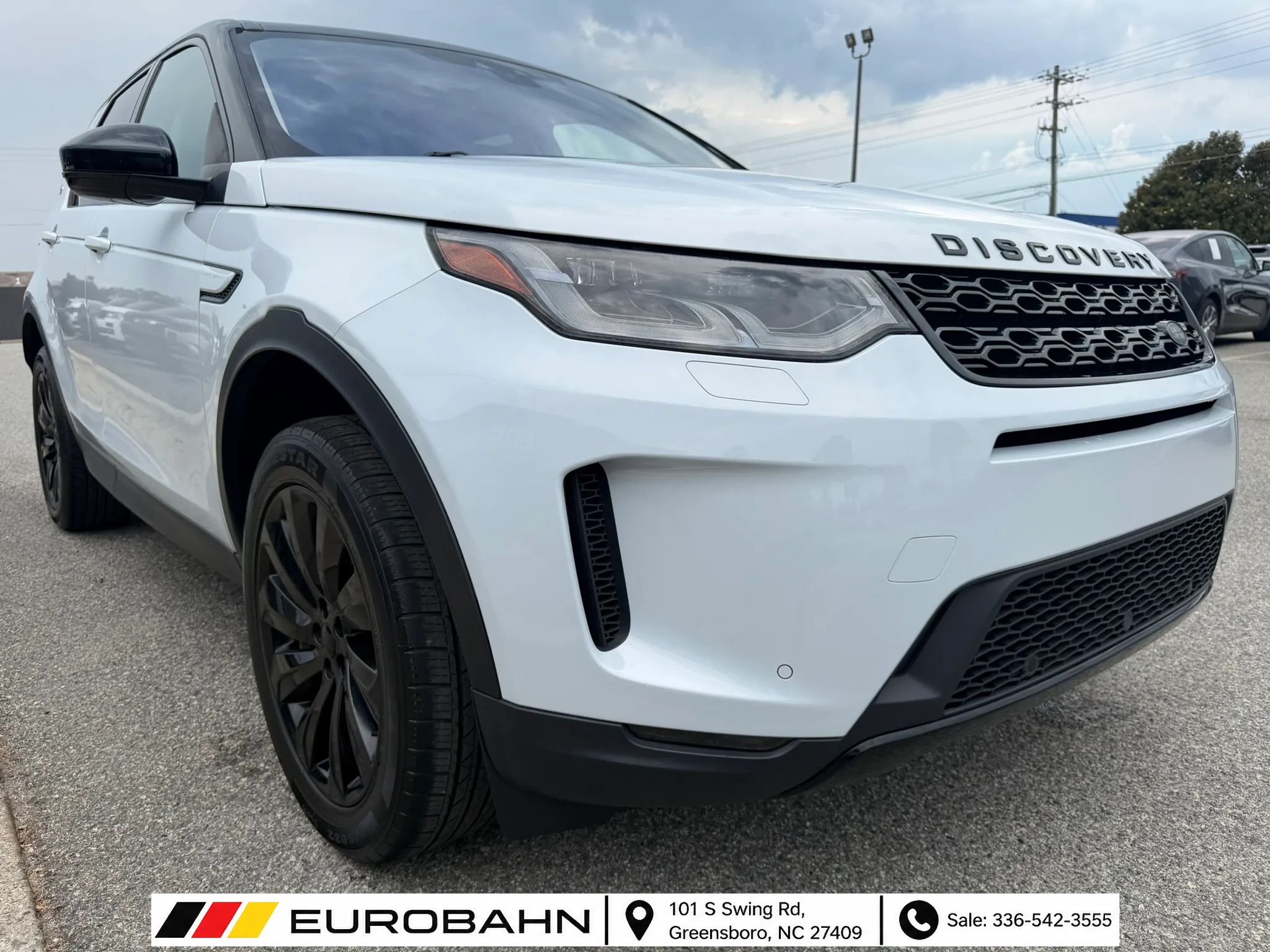 Used 2020 Land Rover Discovery Sport SE AWD/4WD image 27