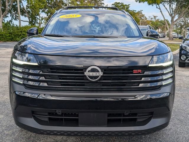 Used 2025 Nissan Kicks SR image 2