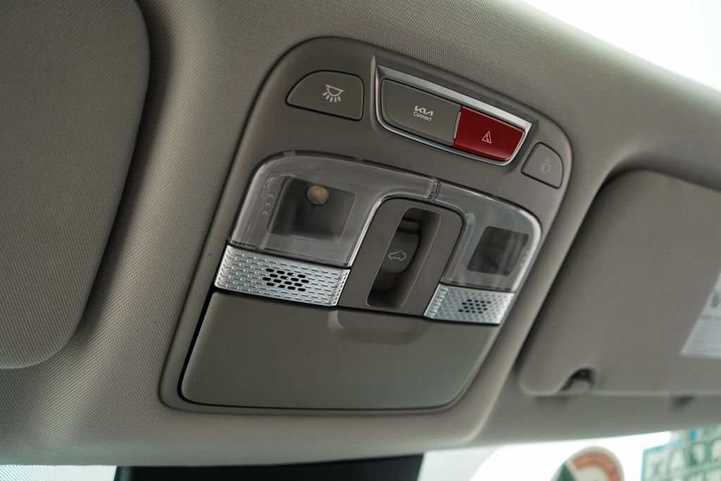 Used 2025 Kia Telluride S FWD image 11
