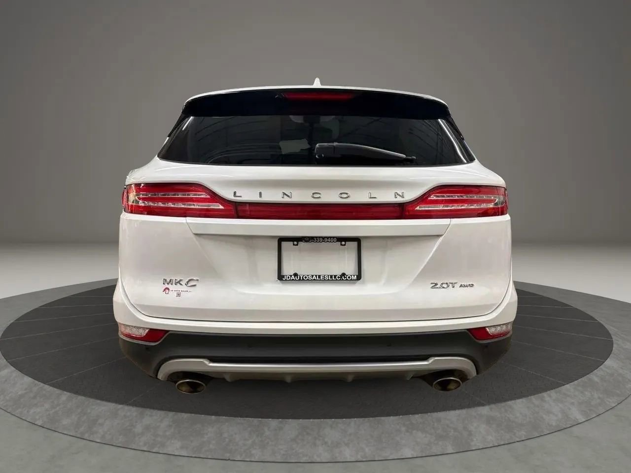 Used 2017 Lincoln MKC Select w/ Select Plus Package AWD/4WD image 4