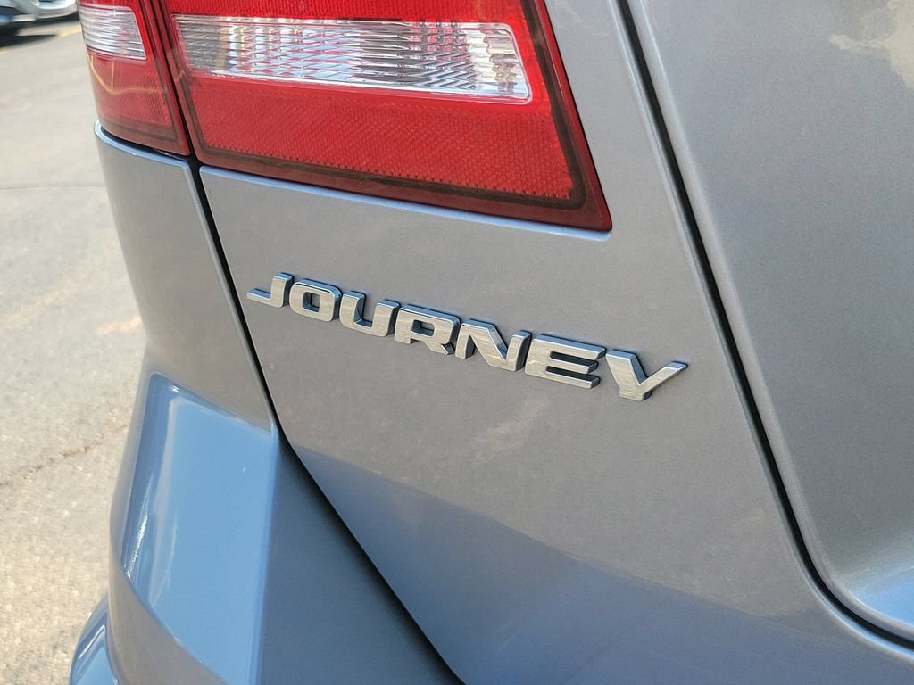 Used 2018 Dodge Journey SE w/ Connectivity Group FWD image 9
