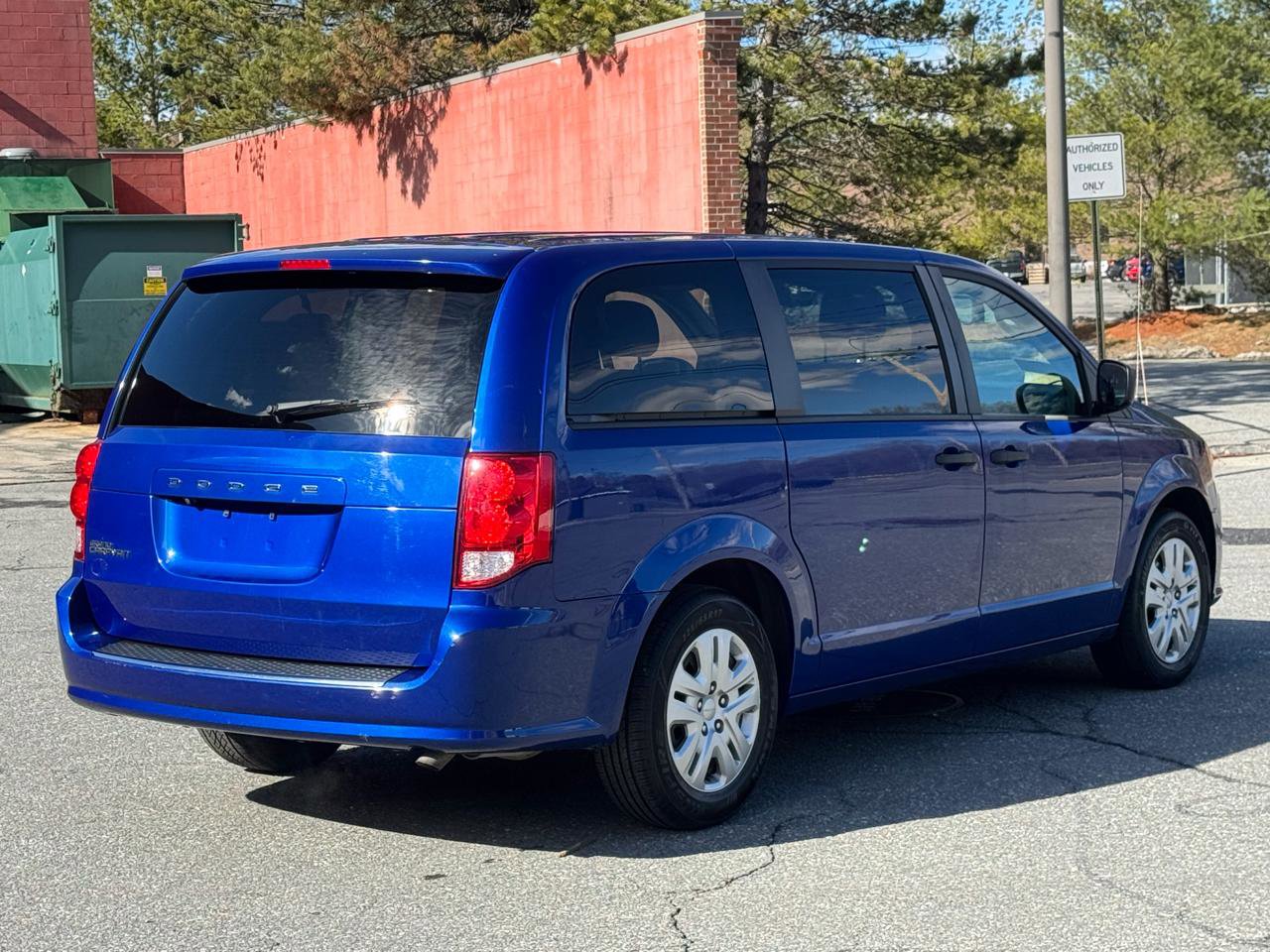 Used 2019 Dodge Grand Caravan SE image 6