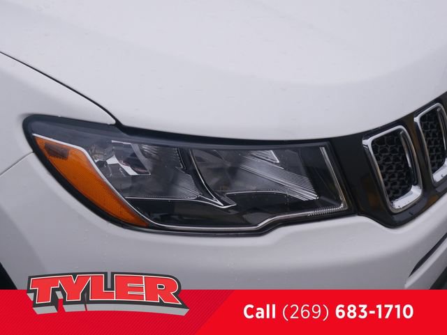 Used 2018 Jeep Compass Latitude w/ Cold Weather Group image 10