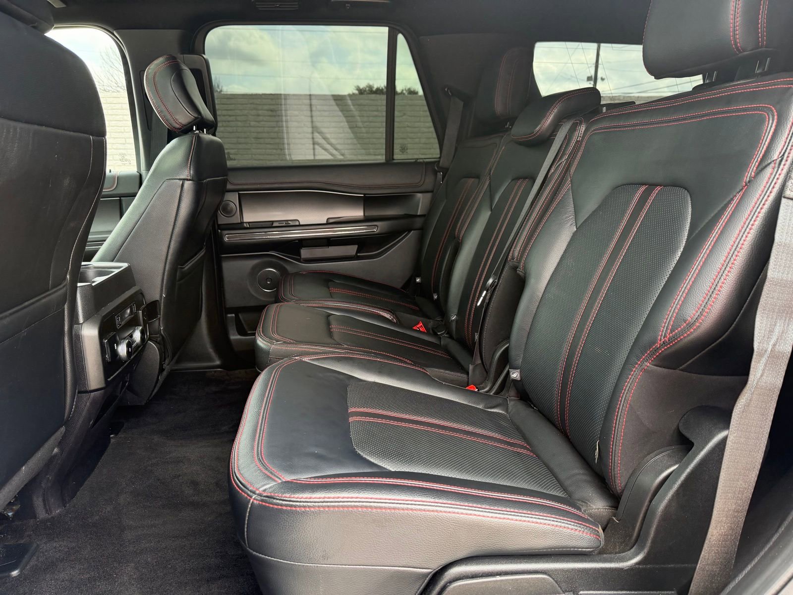 Used 2019 Ford Expedition Limited w/ Equipment Group 303A RWD image 19
