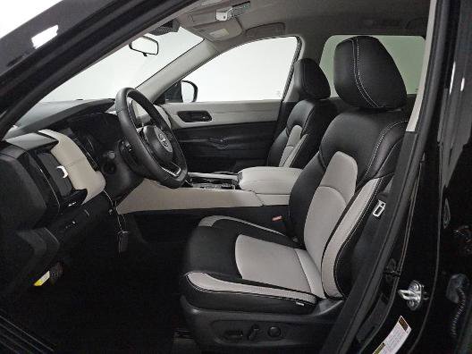 Used 2023 Nissan Pathfinder SV w/ Black Appearance Package image 6