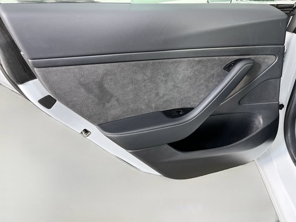 Used 2020 Tesla Model 3 Standard Range RWD image 27