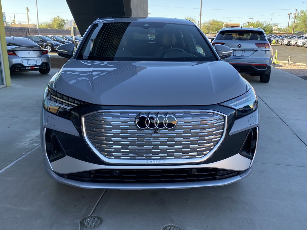 Used 2023 Audi Q4 e-tron Prestige image 7