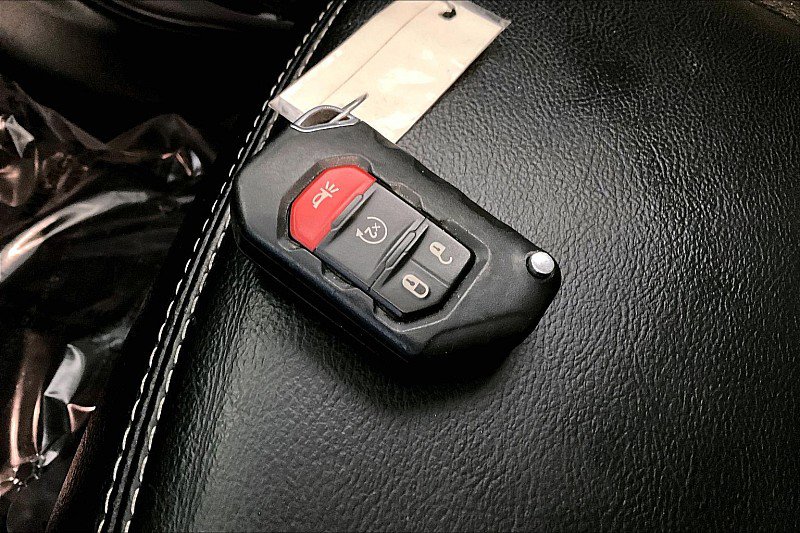 Used 2020 Jeep Wrangler Unlimited Sahara image 10