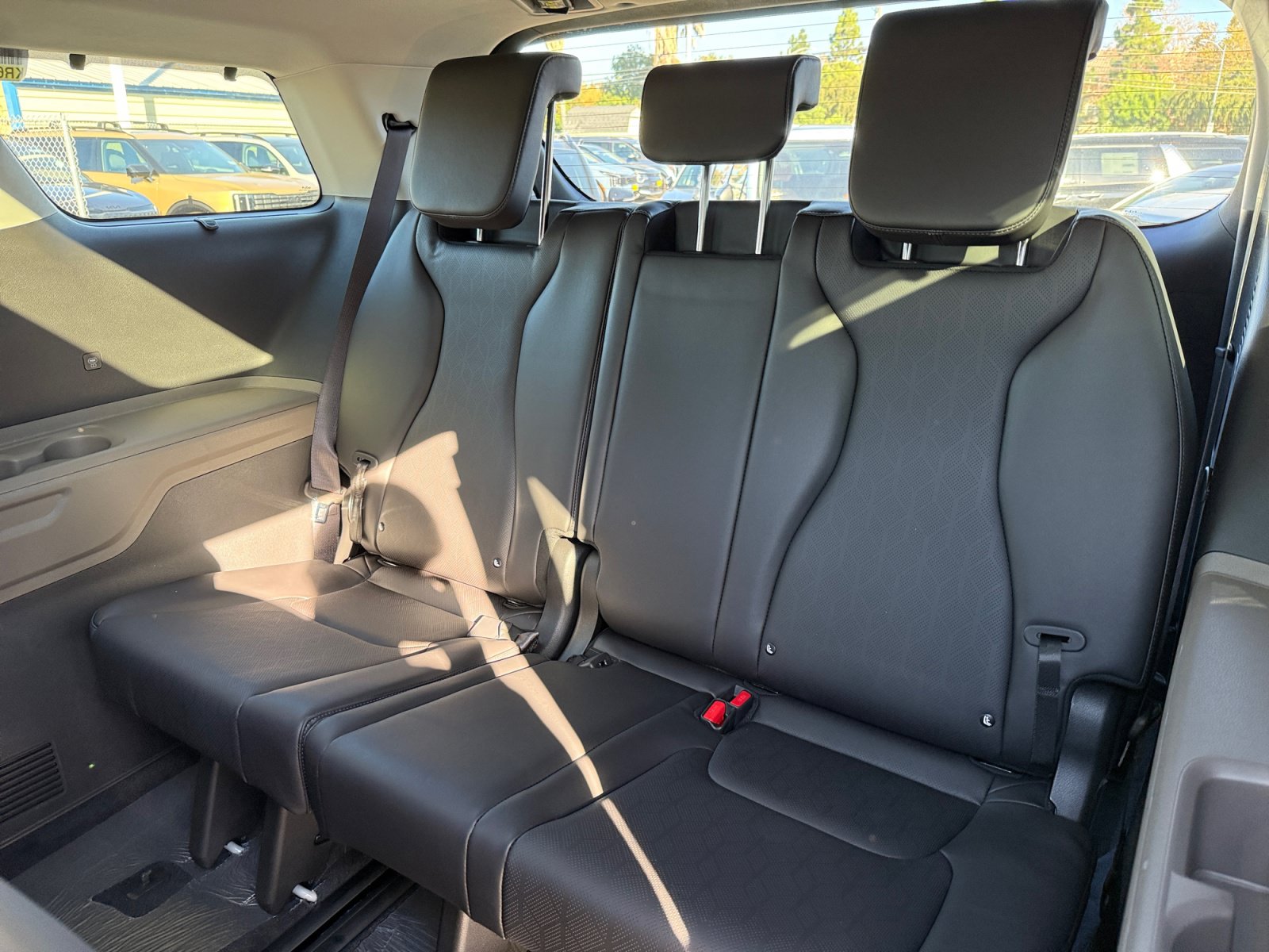 New 2027 Kia Carnival SX FWD image 21