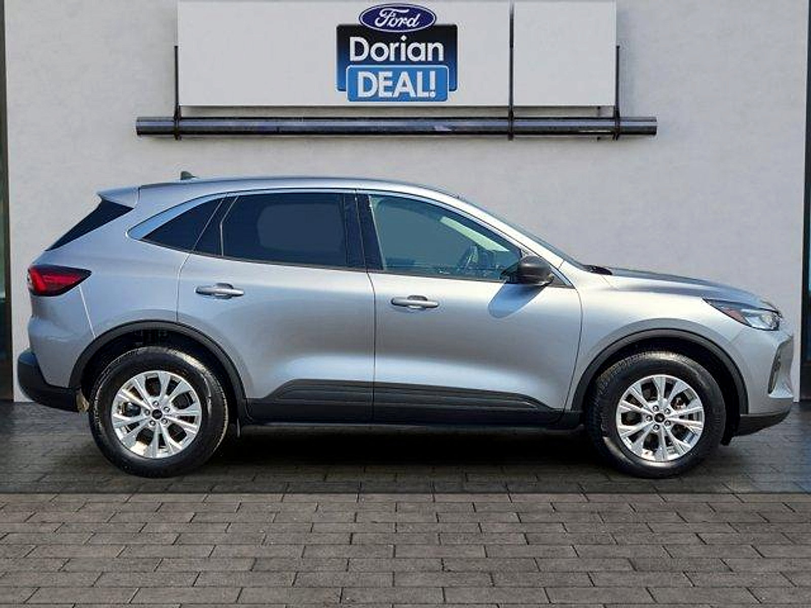 Certified 2023 Ford Escape Active AWD/4WD image 2