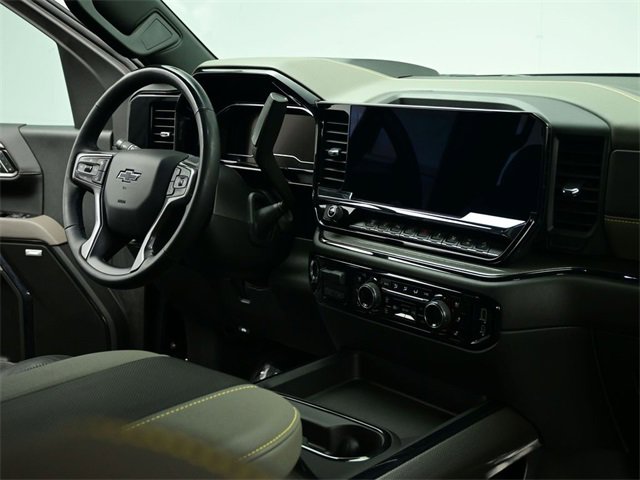 Used 2024 Chevrolet Silverado 2500 ZR2 w/ Technology Package image 34