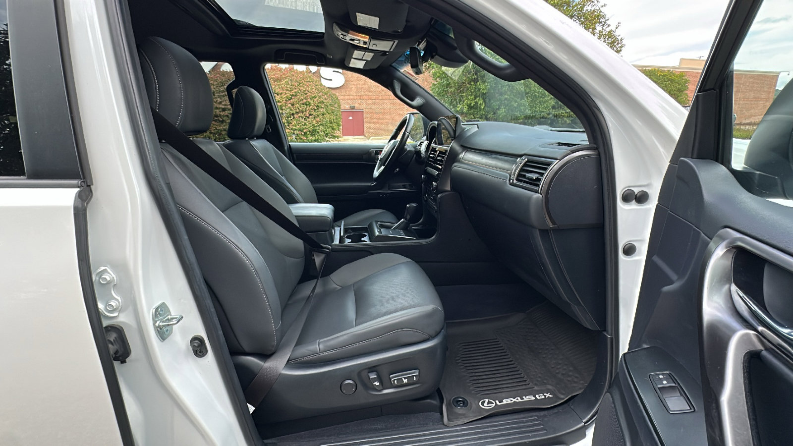 Used 2022 Lexus GX 460 image 24