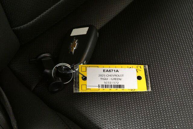 Certified 2025 Chevrolet Trax ACTIV w/ Sunroof Package FWD image 5