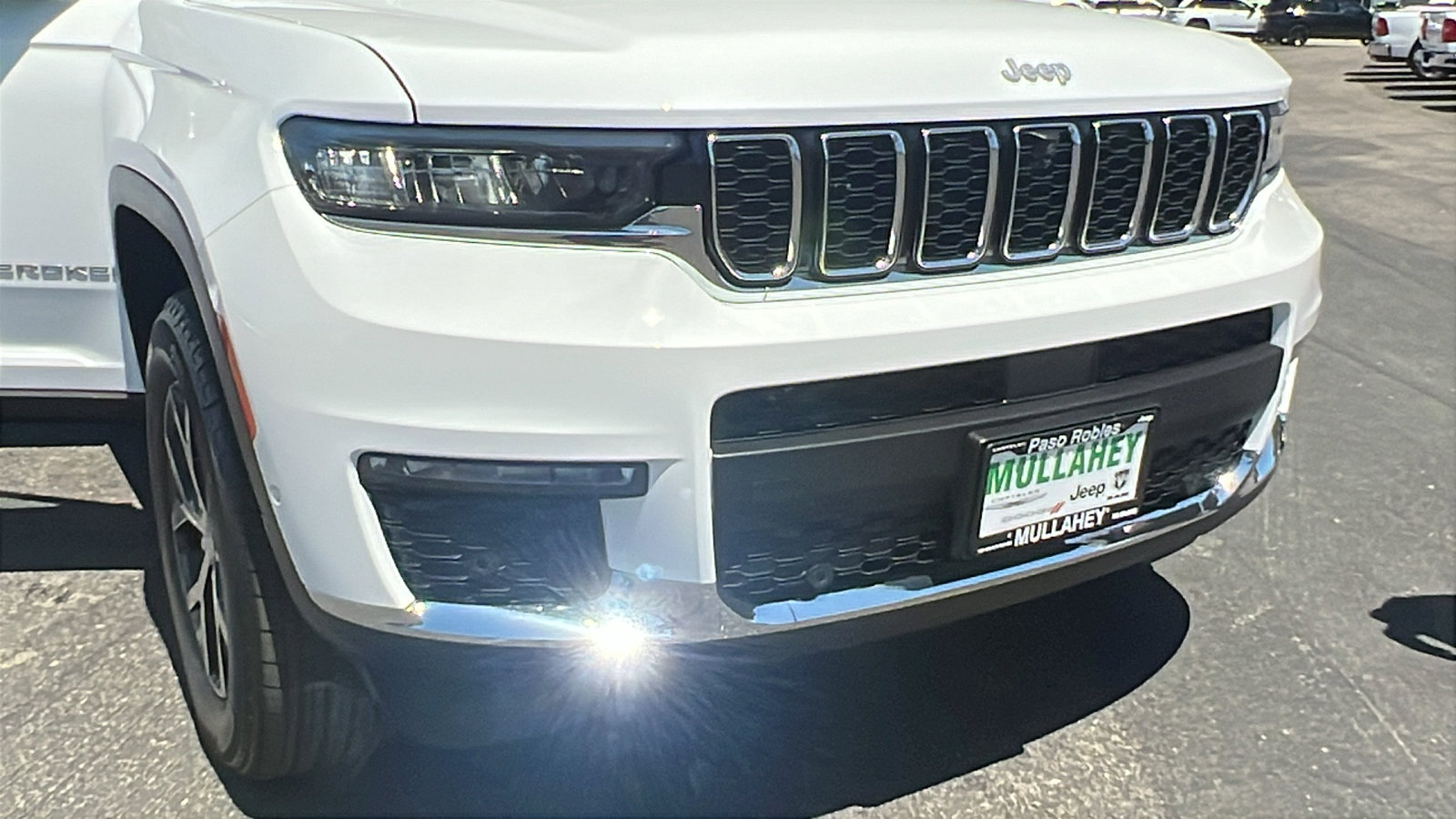 New 2025 Jeep Grand Cherokee L Limited w/ Luxury Tech Group II image 10