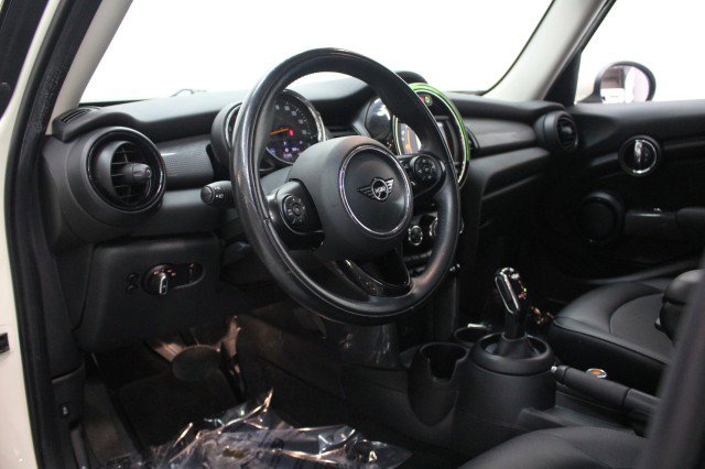 Used 2021 MINI Cooper 4-Door Hardtop w/ Storage Package image 6