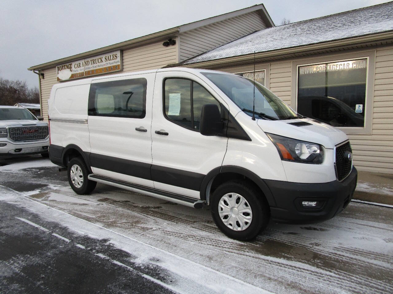 Used 2024 Ford Transit 250 Low Roof w/ Exterior Upgrade Package image 3