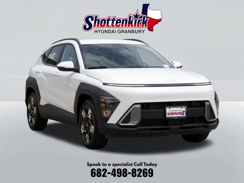 Used 2025 Hyundai Kona SEL FWD image 3