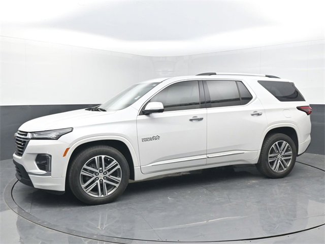 Used 2023 Chevrolet Traverse High Country image 2