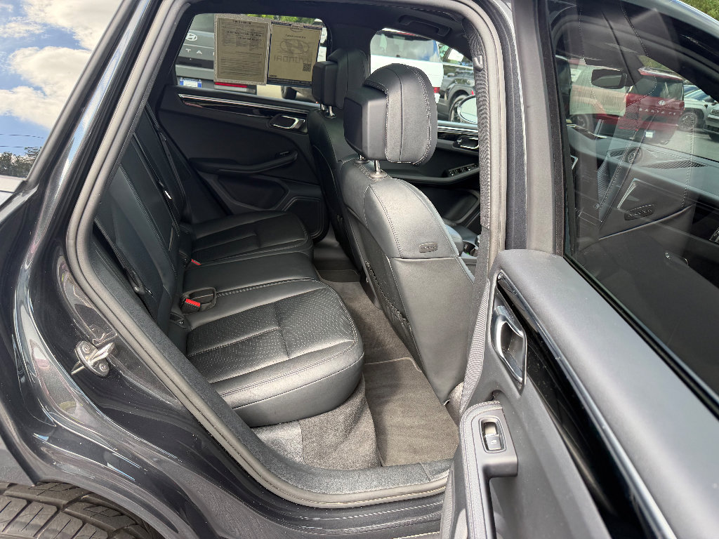 Used 2025 Porsche Macan Turbo AWD/4WD image 15