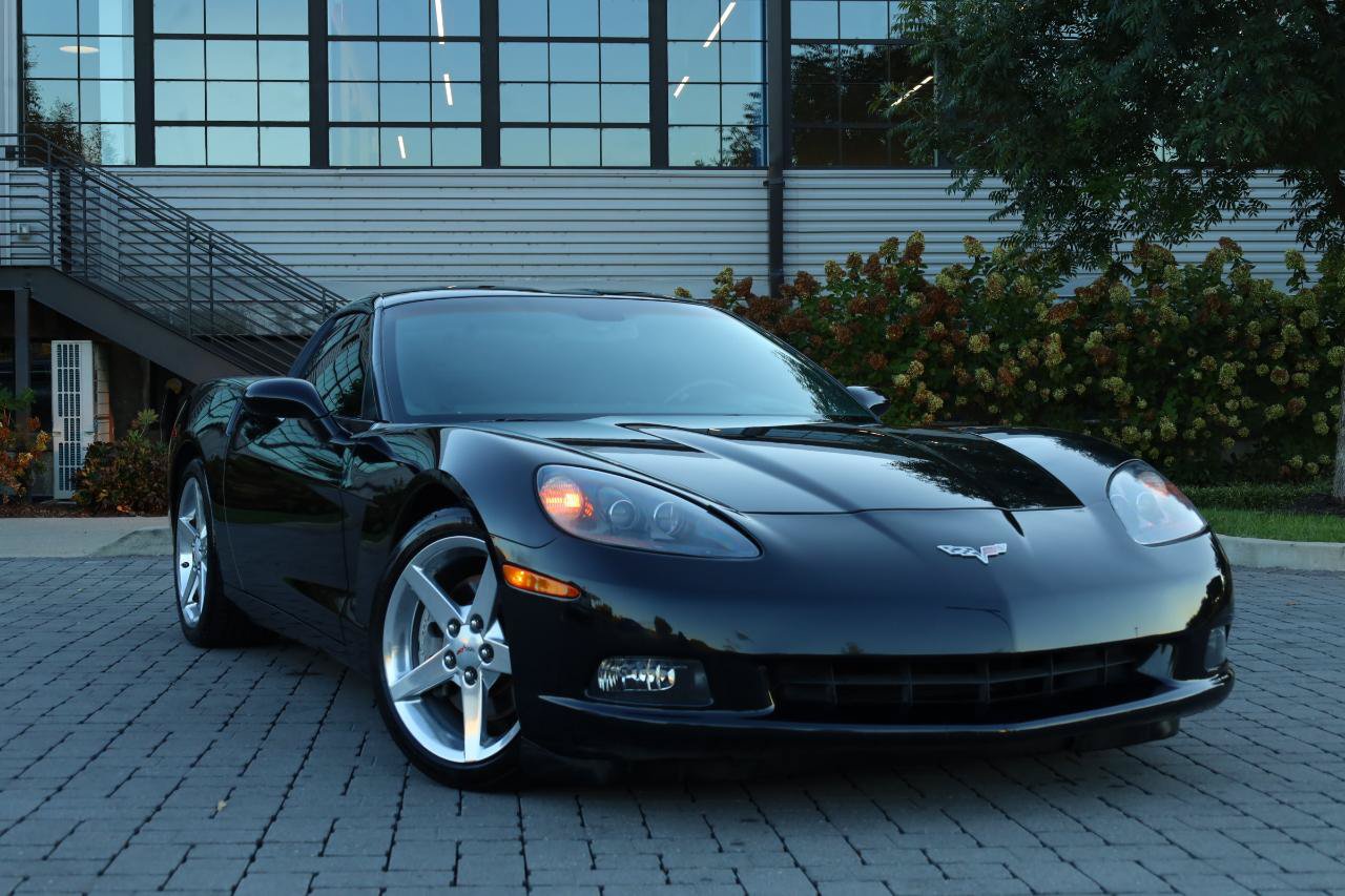 Used 2005 Chevrolet Corvette Coupe w/ Preferred Equipment Group RWD image 25