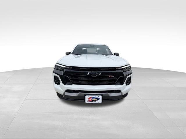 Used 2023 Chevrolet Colorado Z71 w/ Z71 Convenience Package 2 AWD/4WD image 3