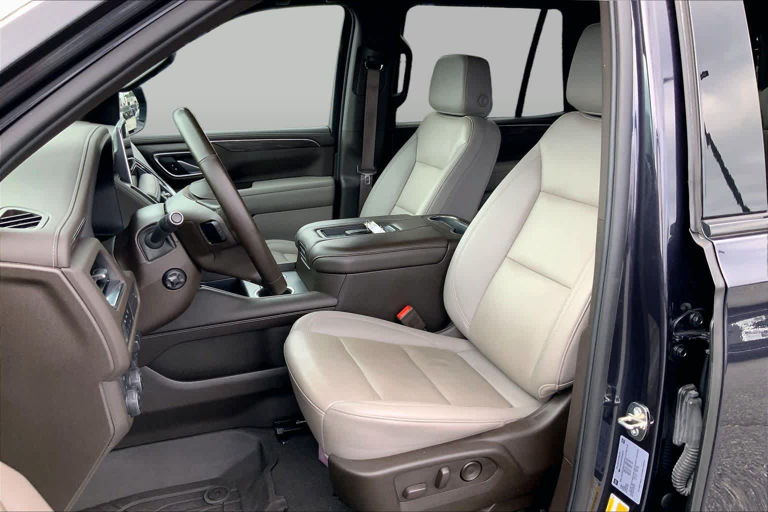 Used 2024 Chevrolet Tahoe Z71 w/ Z71 Off-Road Package AWD/4WD image 8