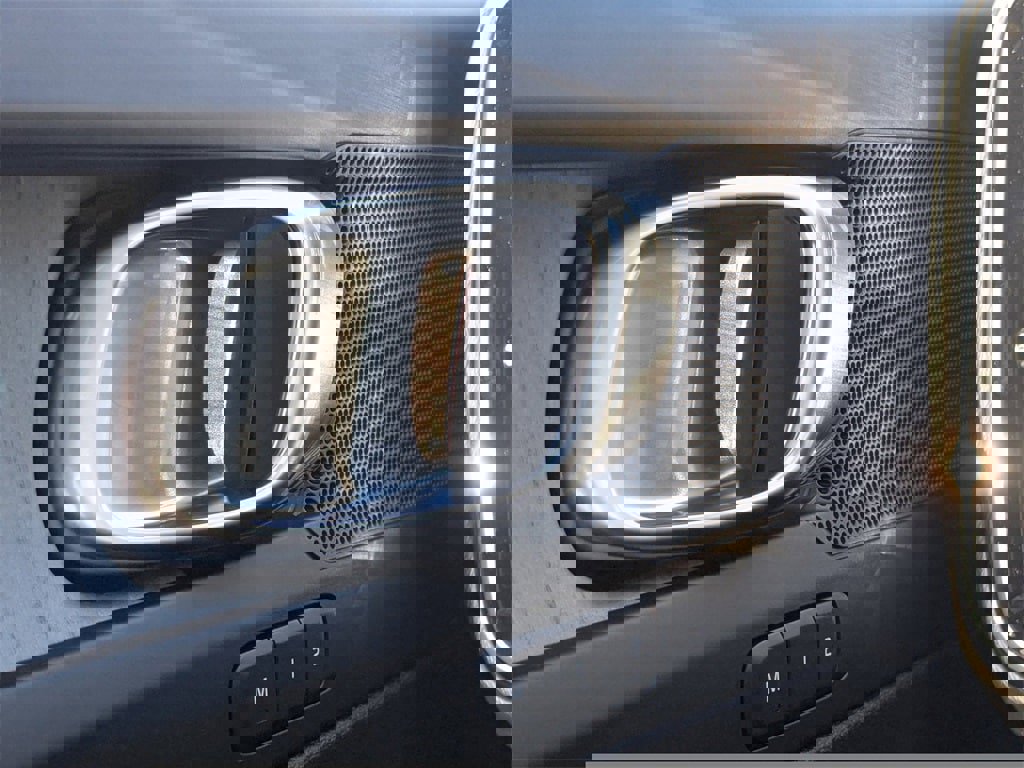 New 2026 Volvo XC40 B4 Core image 35