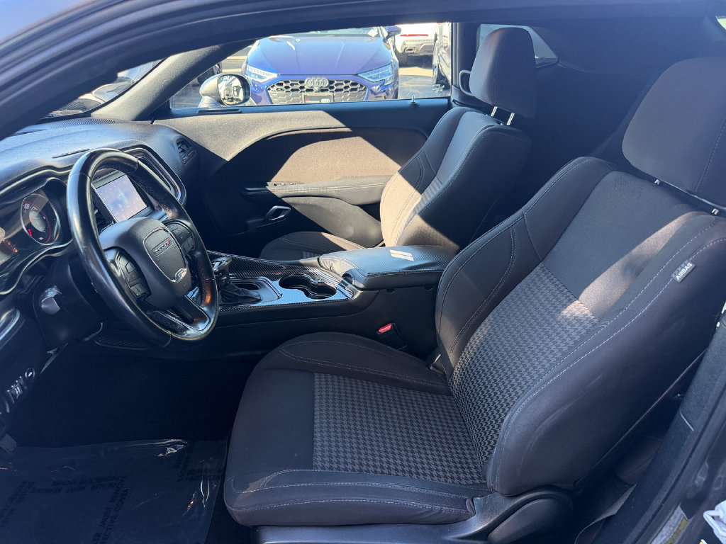 Used 2019 Dodge Challenger SXT RWD image 13