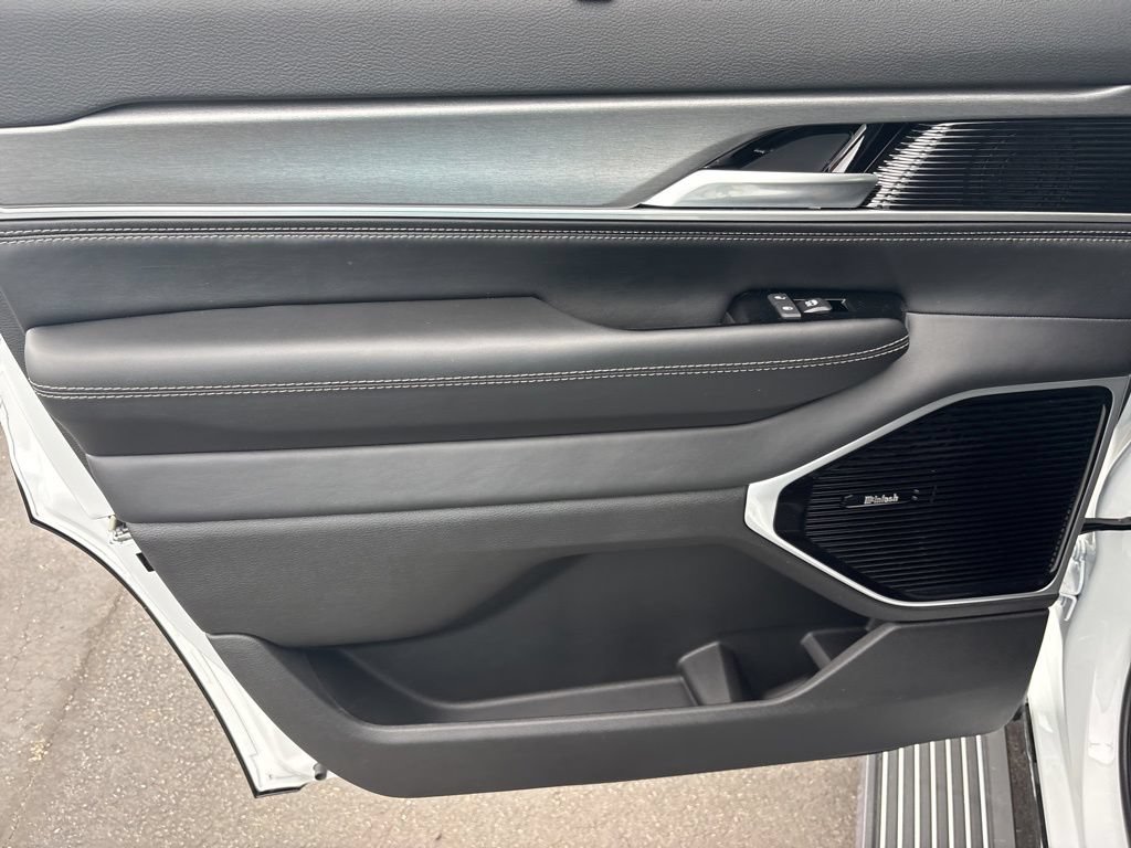 New 2026 Jeep Grand Wagoneer Limited AWD/4WD image 31