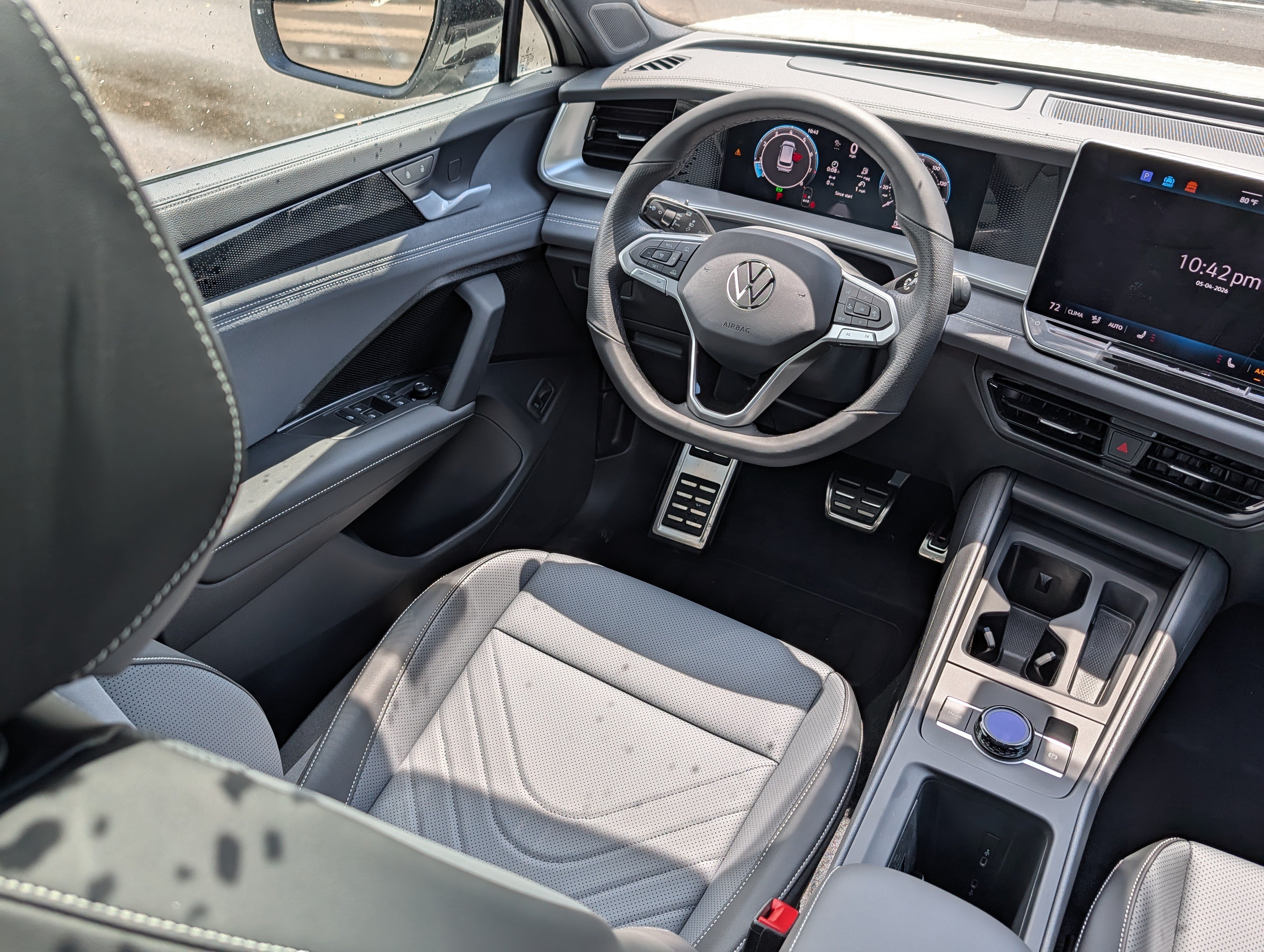 Certified 2026 Volkswagen Tiguan SE R-Line AWD/4WD image 9
