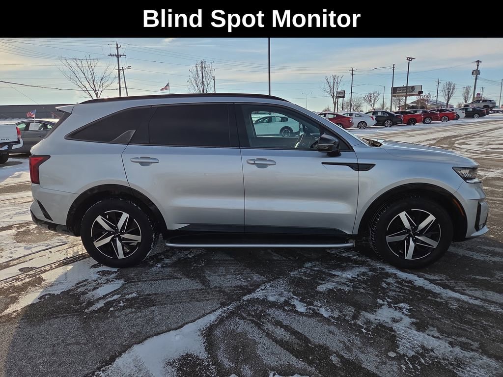 Used 2022 Kia Sorento S w/ Panoramic Sunroof Package image 8