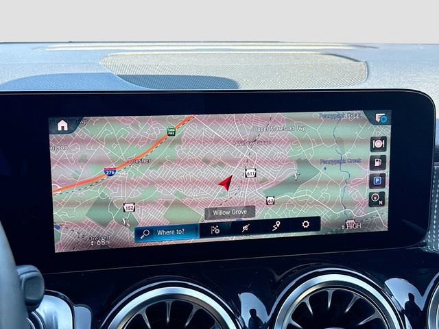 Used 2022 Mercedes-Benz GLB 250 4MATIC w/ Premium Package Lite image 14