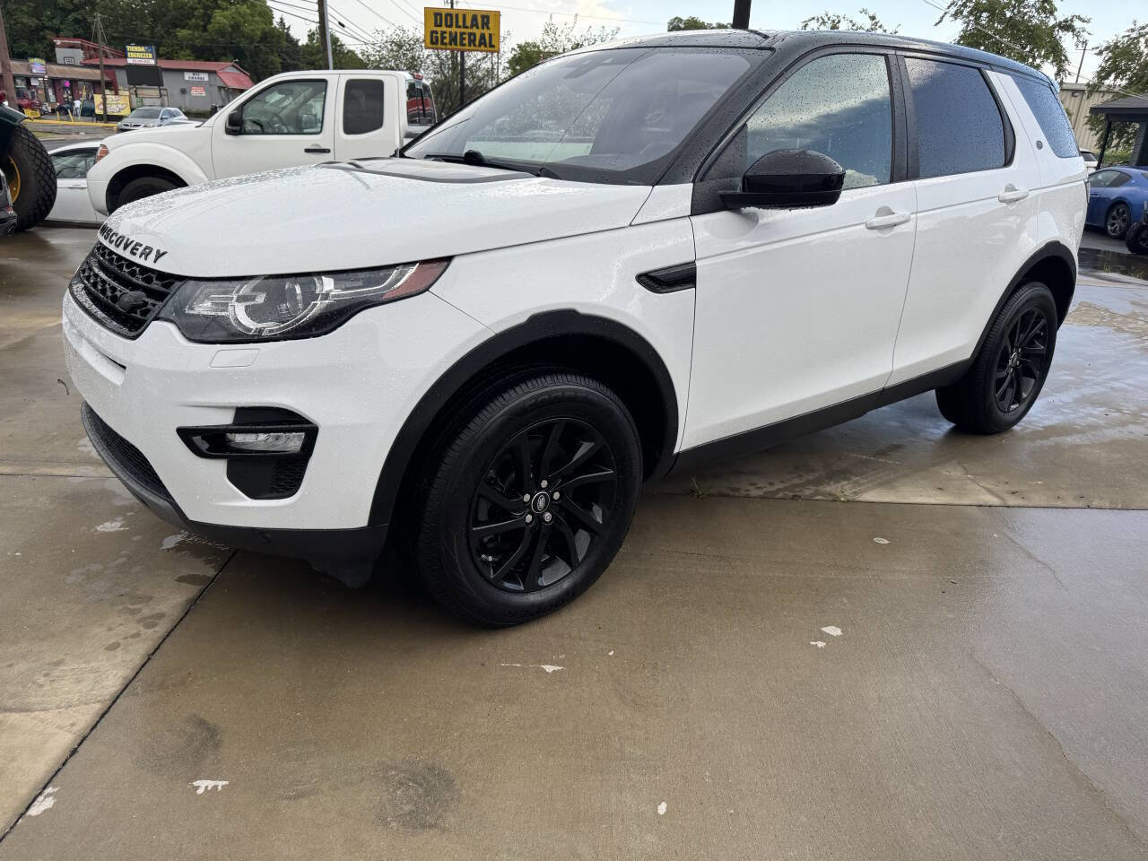 Used 2017 Land Rover Discovery Sport HSE image 2