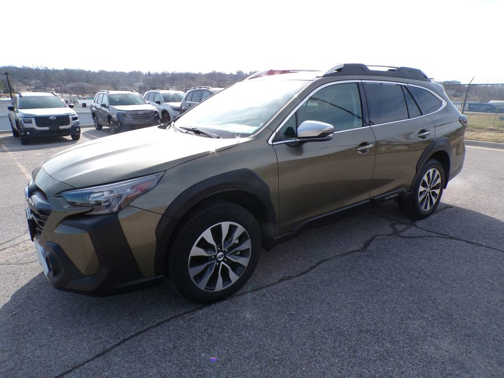 Used 2023 Subaru Outback Touring AWD/4WD image 2